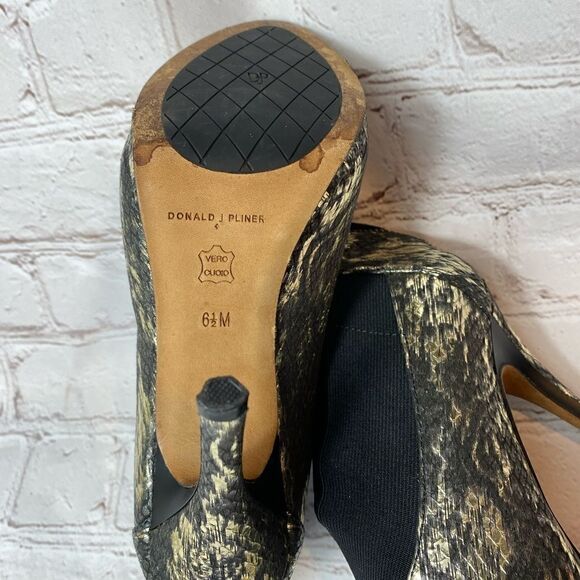 DONALD J PLINER | Sassi Gold Platino Peep Toe Bootie - Picture 4 of 5